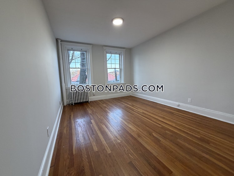 Chestnut Hill Ave., Boston