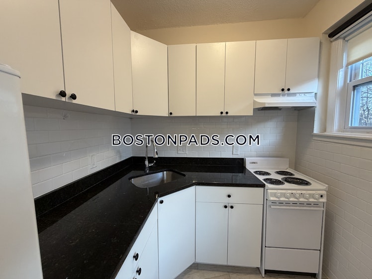 Commonwealth Ave., Boston