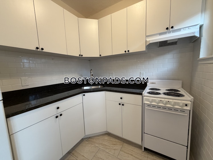 Commonwealth Ave., Boston