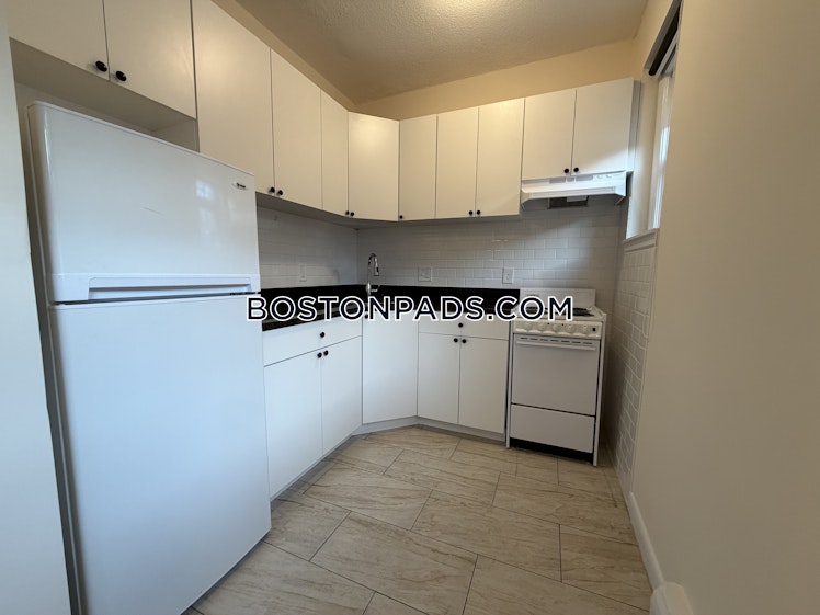 Commonwealth Ave., Boston