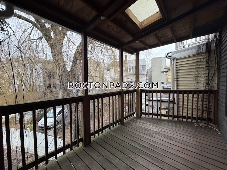 Meridian St., Boston