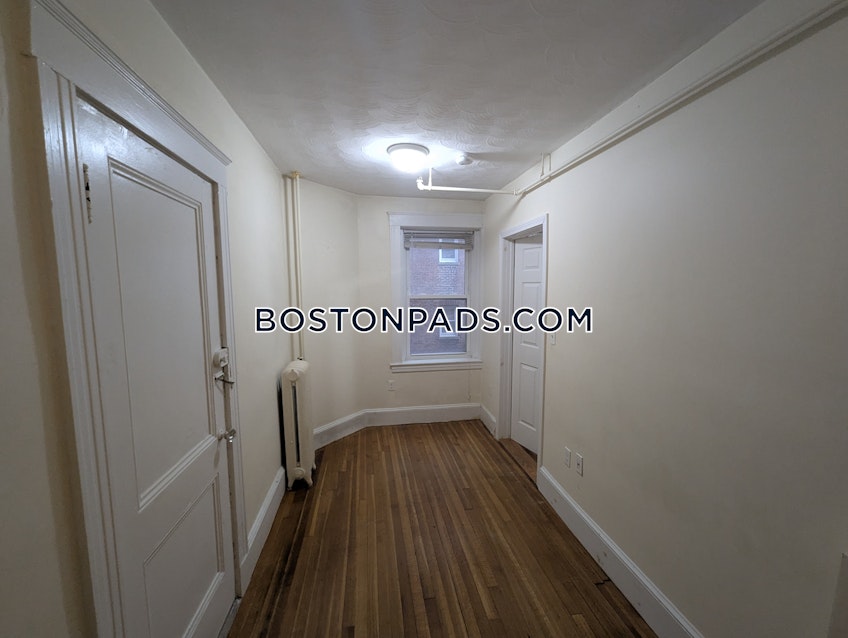 Boston - $2,200+ /month