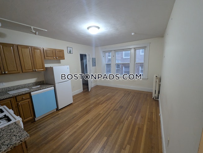 Boston - $2,200+ /mo