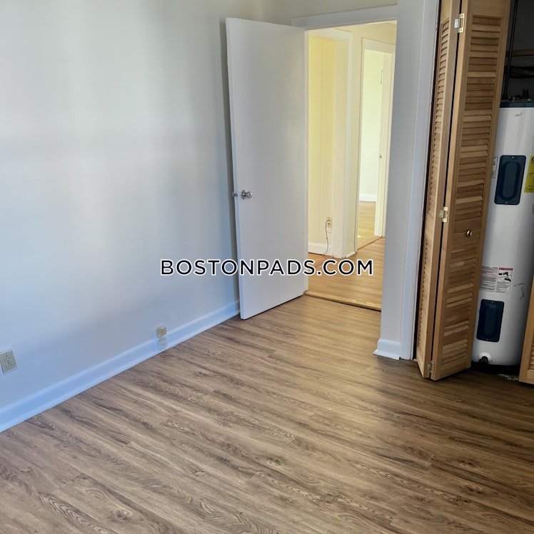 Commonwealth Ave., Boston