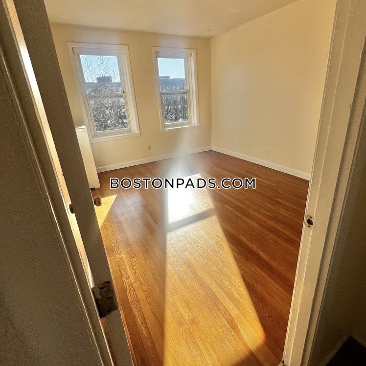 Commonwealth Ave., Boston