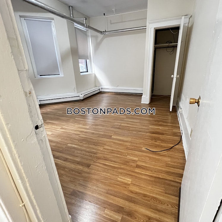 Commonwealth Ave., Brookline