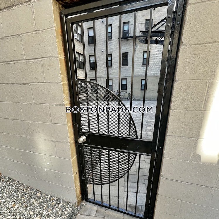 Commonwealth Ave., Brookline