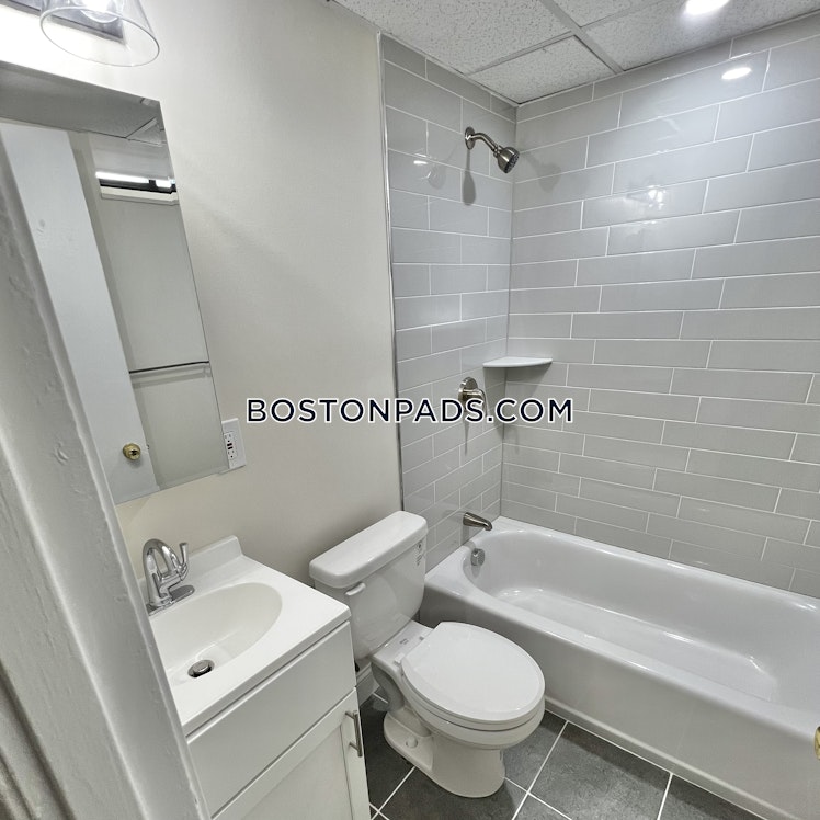 Commonwealth Ave., Boston