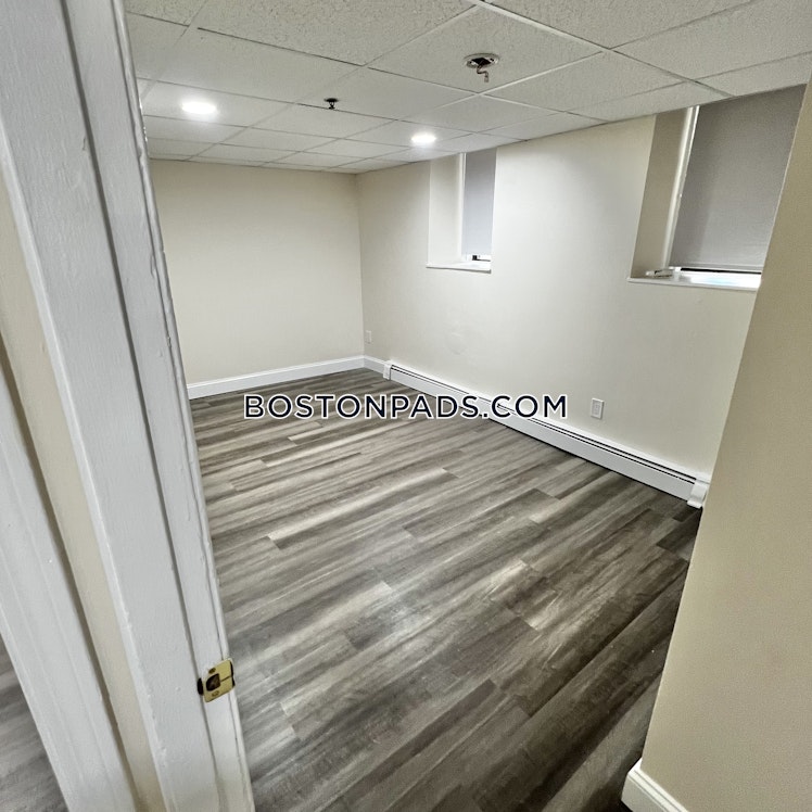 Commonwealth Ave., Boston