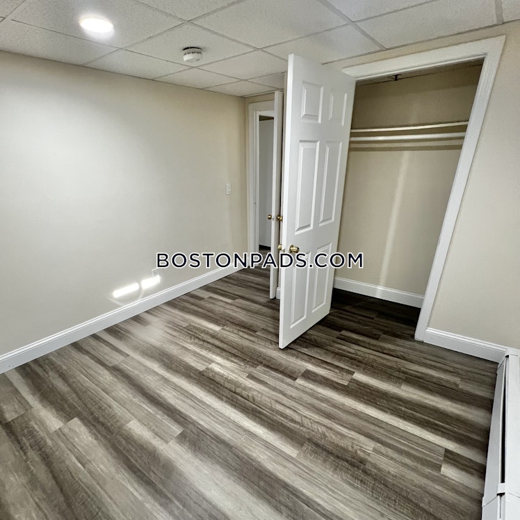 Commonwealth Ave., Boston