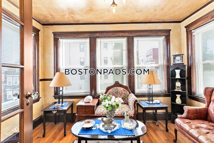 mission-hill-apartment-for-rent-3-bedrooms-1-bath-boston-3900-8033658 