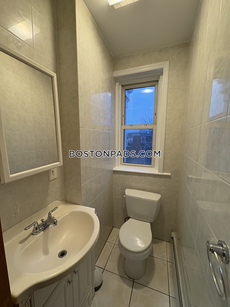 Litchfield St., Boston