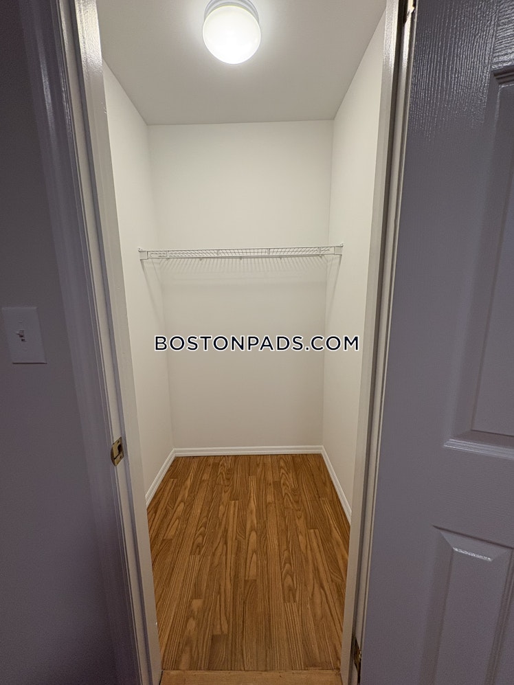 Litchfield St., Boston