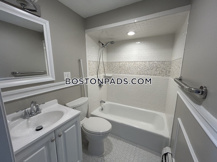 Fremont St., Winthrop