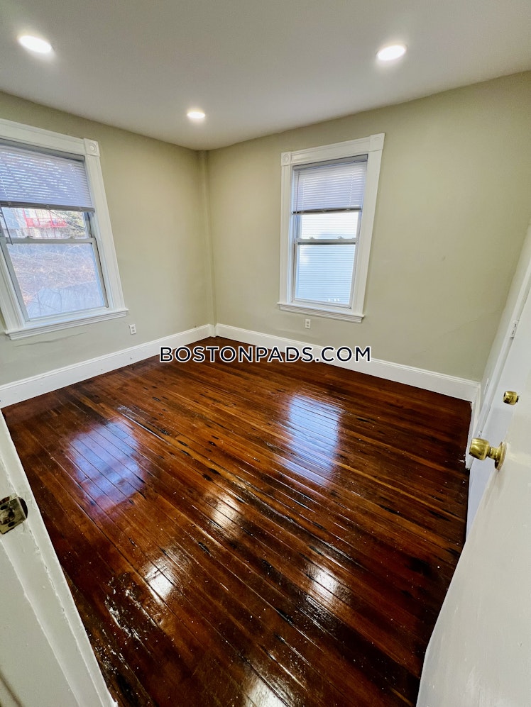 Humphreys St., Boston