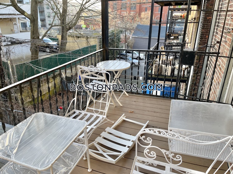 Chilcott Place, Boston