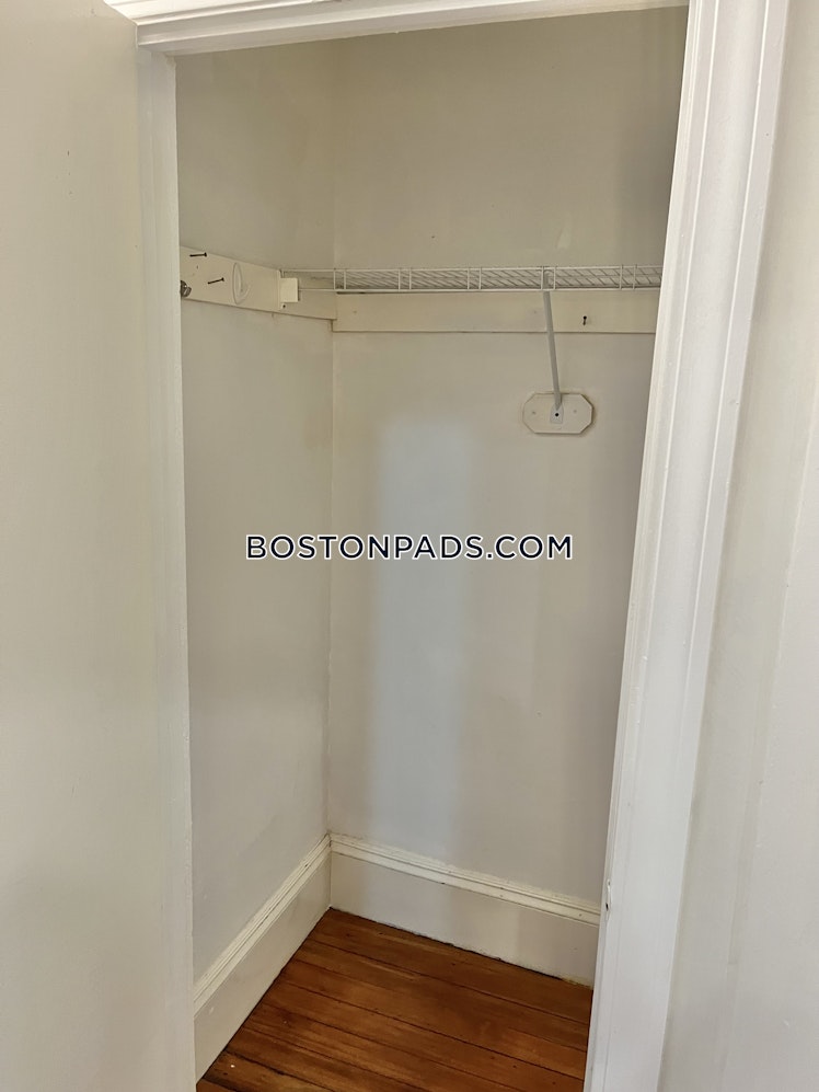 Chilcott Place, Boston