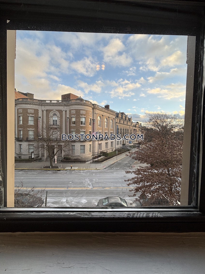 Boston - $2,500+ /month