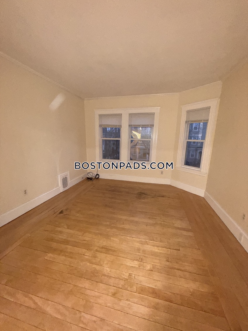 Medford - $3,500+ /month