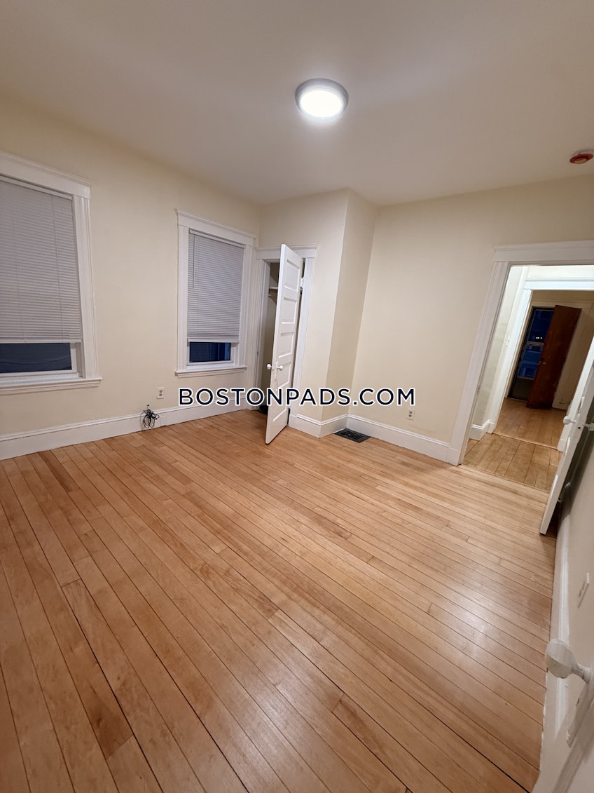 Medford - $3,500+ /month