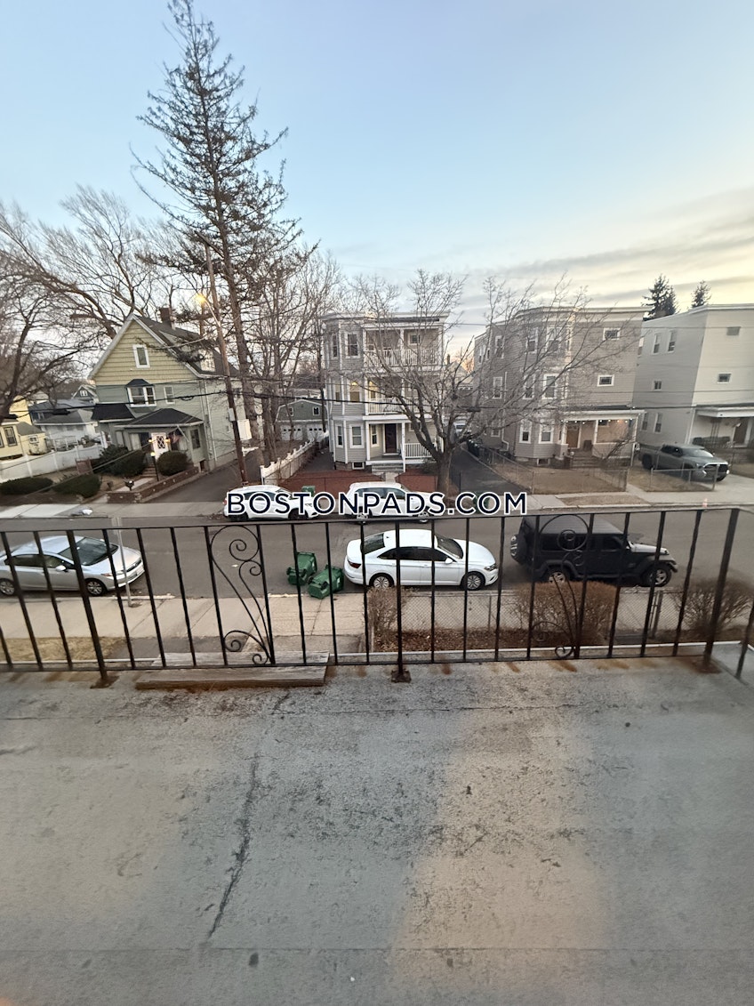 Medford - $3,500+ /month