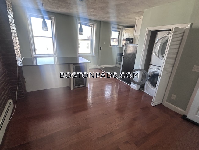 Boston - $2,950+ /mo