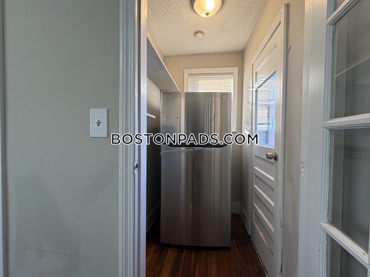 McGrath Highway, Somerville