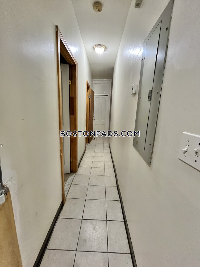 Boston - $4,500+ /month