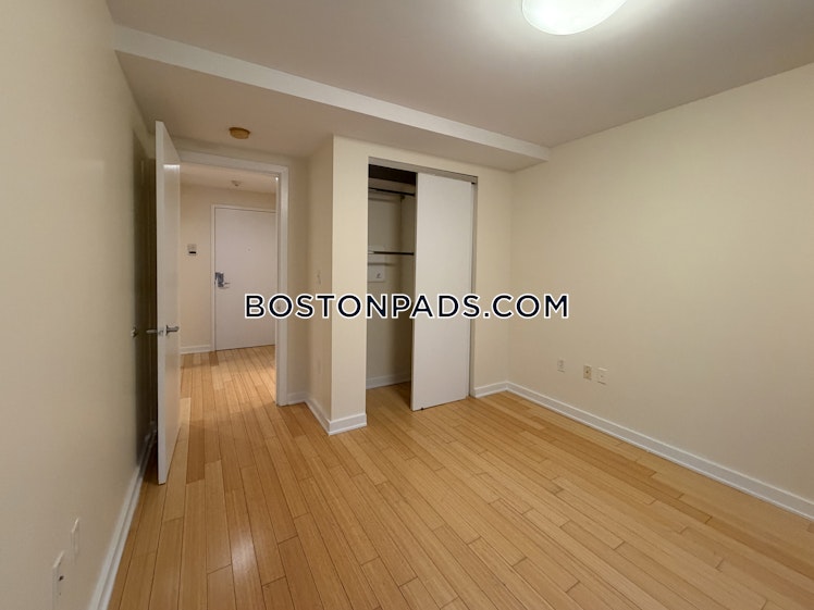 Boylston St., Boston