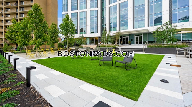 Boston - $3,855+ /mo