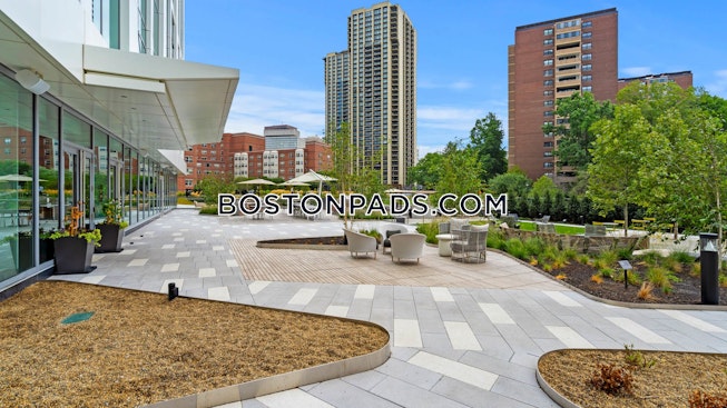 Boston - $4,435+ /mo