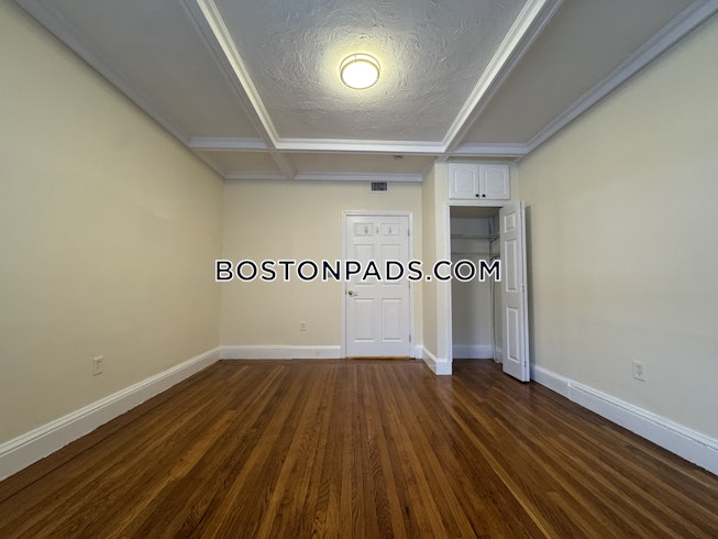 Brookline - $7,100+ /mo