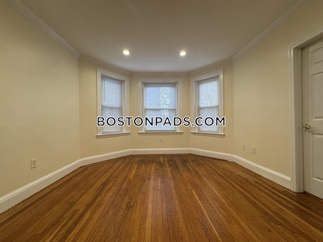 Brookline - $7,100+ /mo