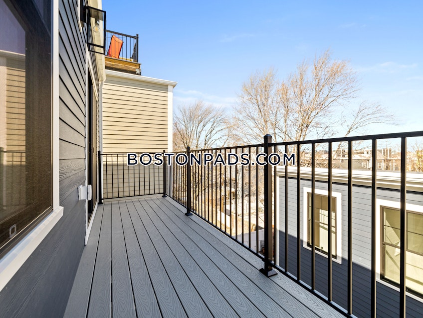 Boston - $5,600+ /month