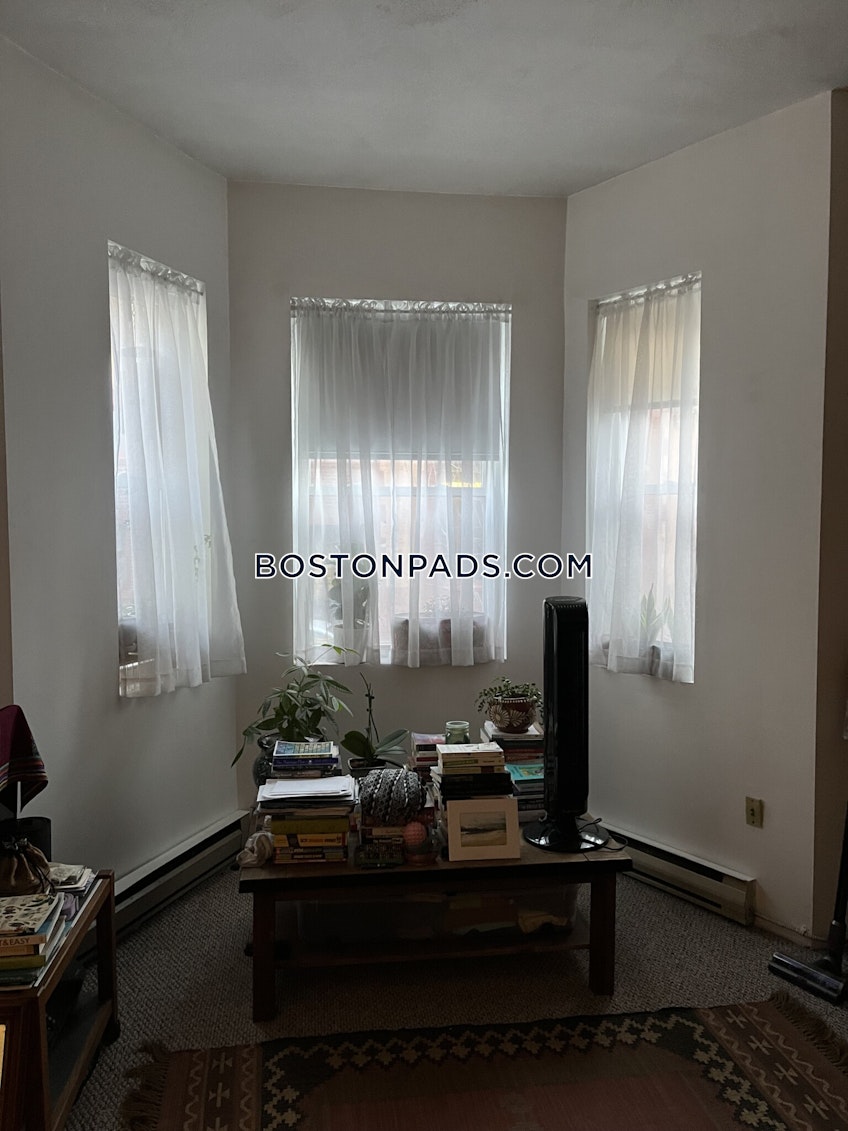 Boston - $2,600+ /month