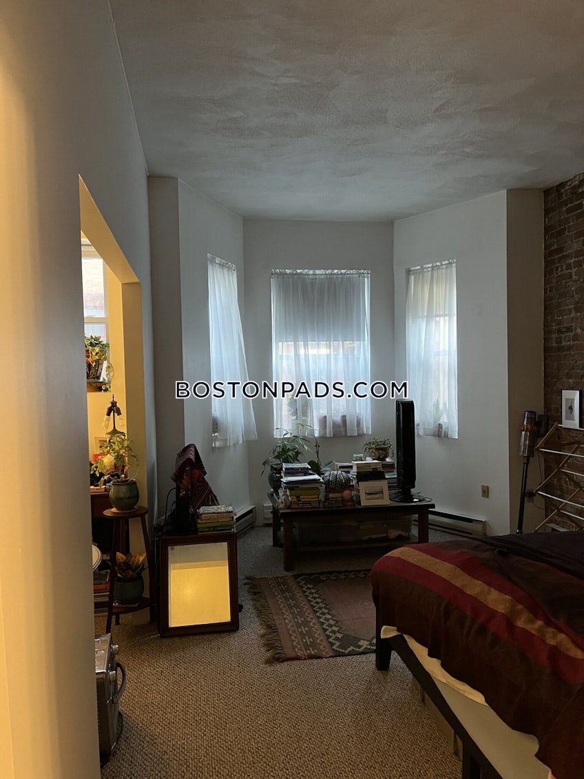 Boston - $2,600+ /month