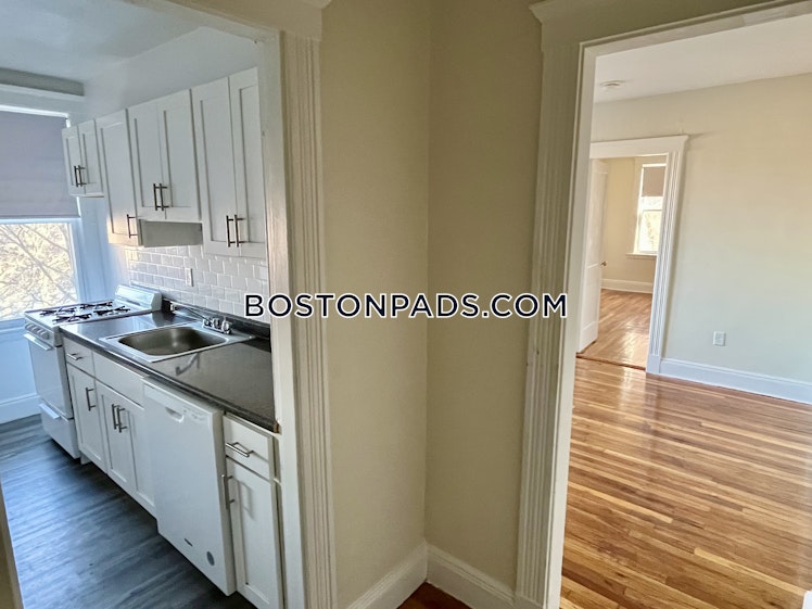 Commonwealth Ave., Boston