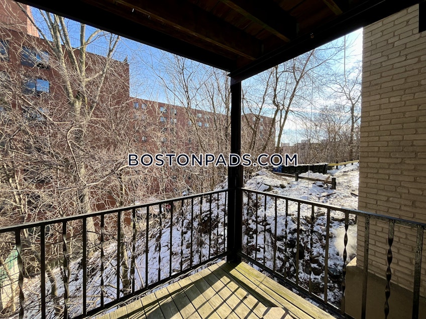 Boston - $2,675+ /month