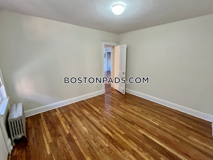 Commonwealth Ave., Boston