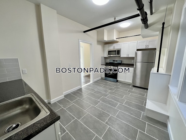 Boston - $2,900+ /mo