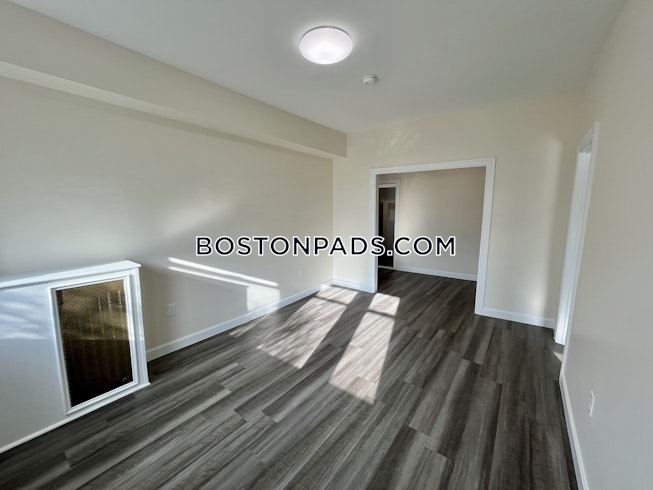 Boston - $2,900+ /mo