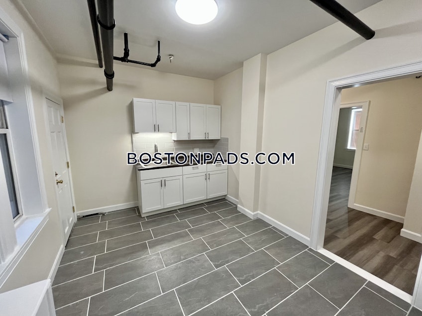 Boston - $2,900+ /month