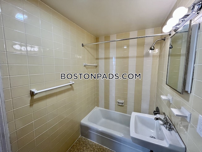 Boston - $2,200+ /mo
