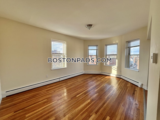 Boston - $2,200+ /mo