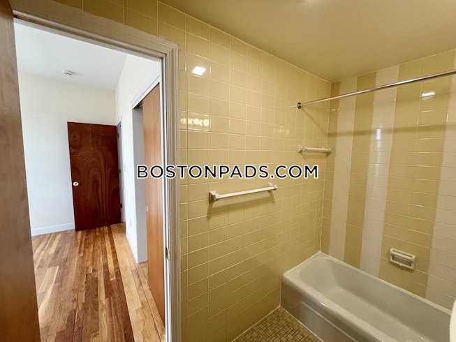 Boston - $2,200+ /mo