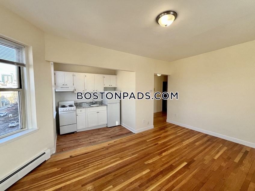 Boston - $2,200+ /month