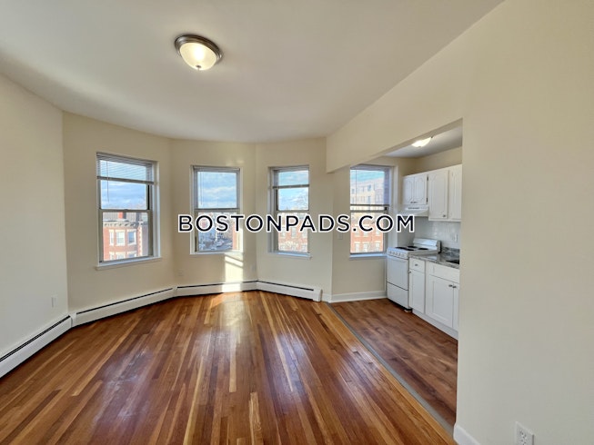 Boston - $2,200+ /mo
