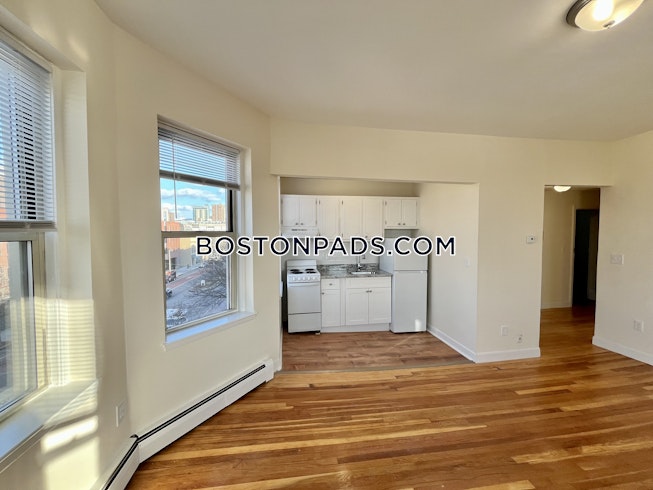 Boston - $2,200+ /mo