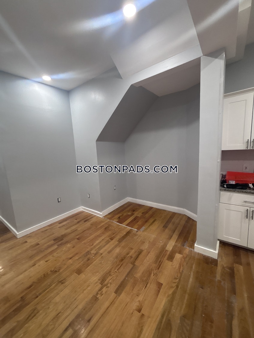 Boston - $4,700+ /month