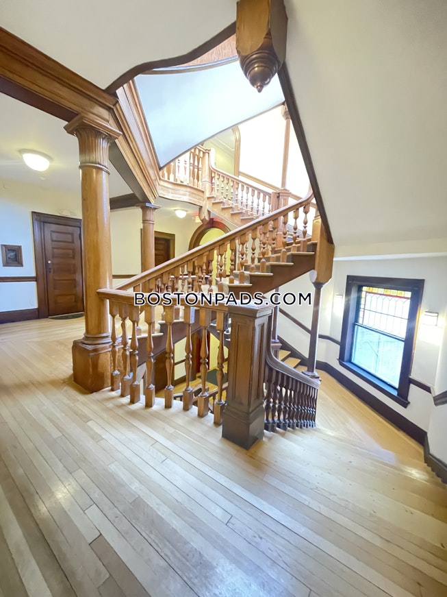 Cambridge - $2,500+ /mo